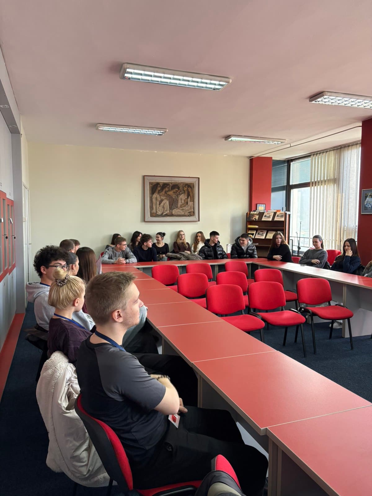 Održana edukacija “Sigurno u virtuelnom okruženju” – Djeca učila kako prepoznati i spriječiti nasilje na internetu